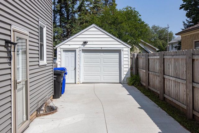822 W 3RD STREET, Appleton, WI 54914