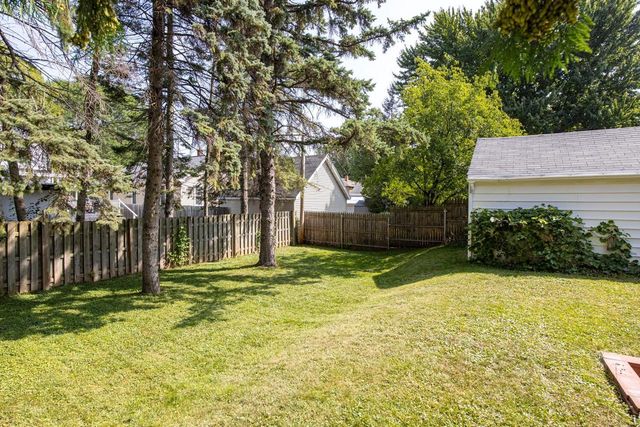 822 W 3RD STREET, Appleton, WI 54914