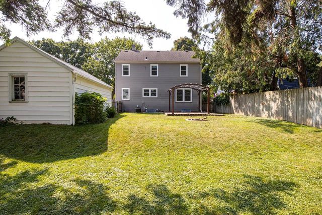 822 W 3RD STREET, Appleton, WI 54914