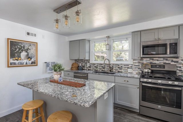 822 W 3RD STREET, Appleton, WI 54914