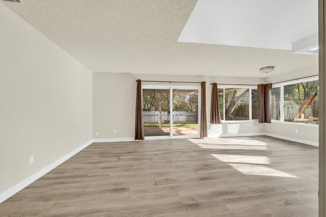 6620 Creekmont Way, Citrus Heights, CA 95621