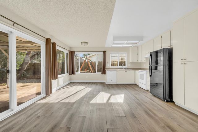 6620 Creekmont Way, Citrus Heights, CA 95621