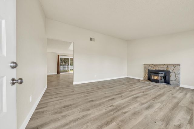 6620 Creekmont Way, Citrus Heights, CA 95621