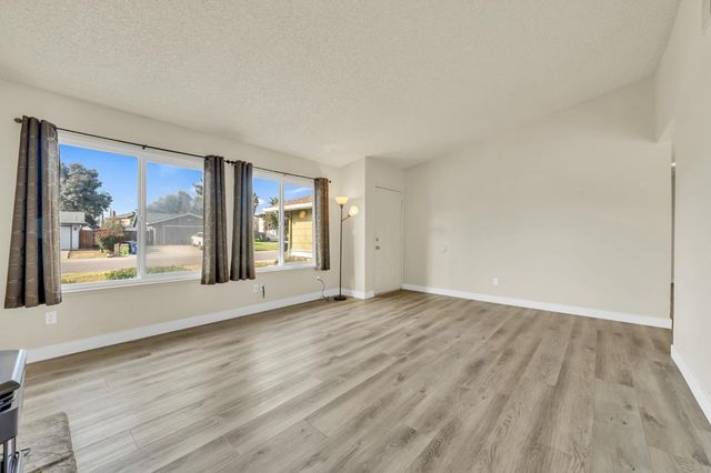 6620 Creekmont Way, Citrus Heights, CA 95621