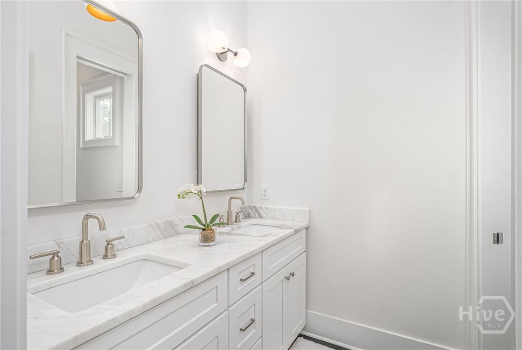 Image 22 of property listing at 216 W 43rd Street, Savannah, GA 31401