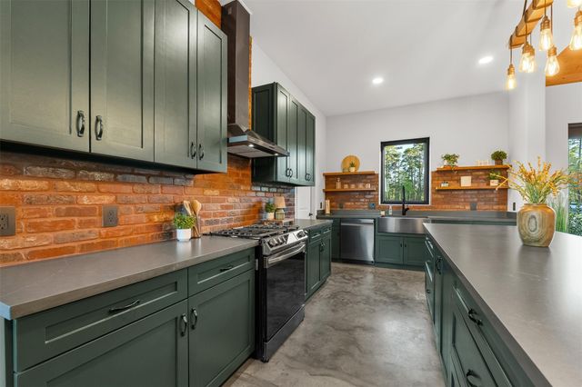 10202 Woodlane Boulevard, Magnolia, TX 77354