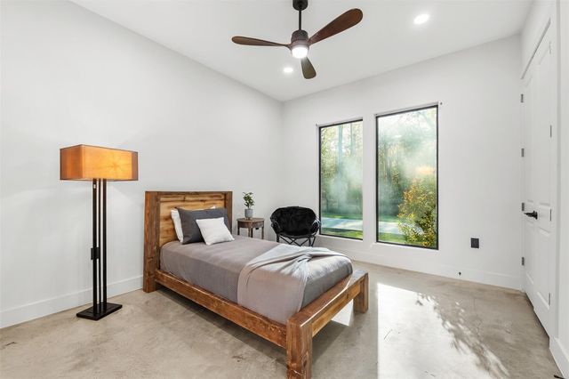 10202 Woodlane Boulevard, Magnolia, TX 77354