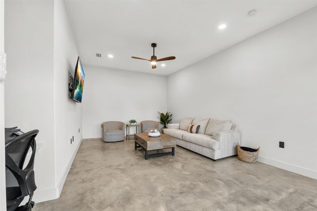 10202 Woodlane Boulevard, Magnolia, TX 77354