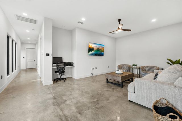 10202 Woodlane Boulevard, Magnolia, TX 77354