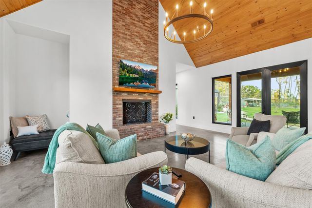 10202 Woodlane Boulevard, Magnolia, TX 77354