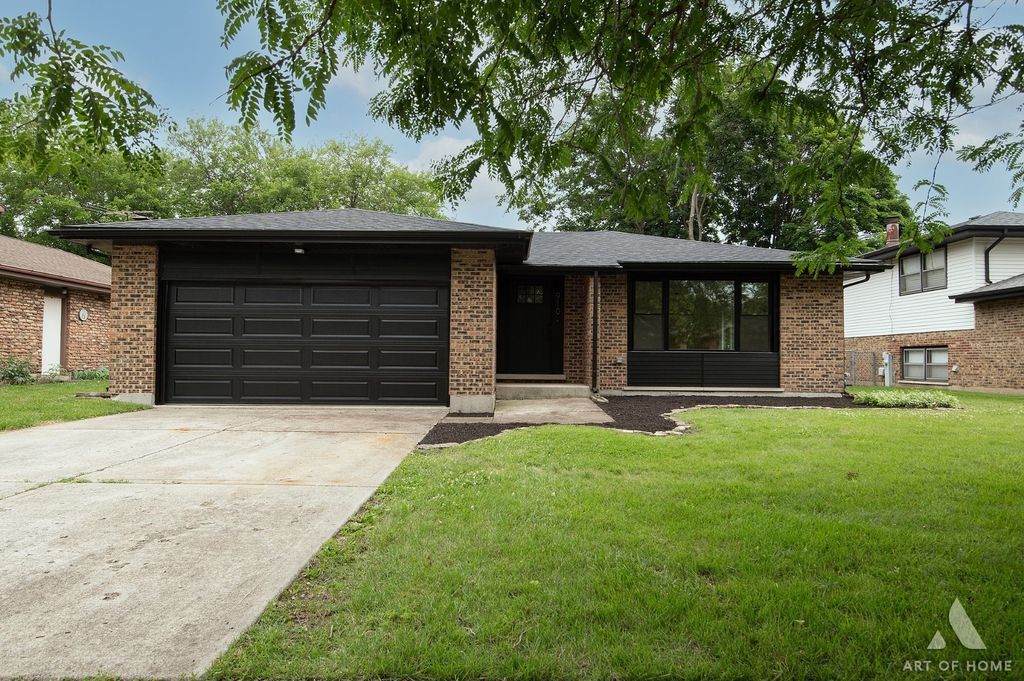 910 College Avenue, Matteson, IL 60443