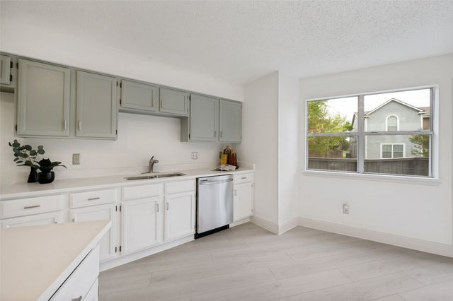 815 Ventura Park, Irving, TX 75061