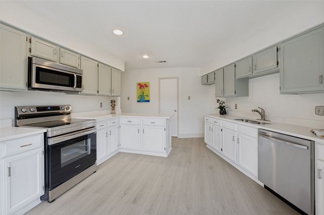 815 Ventura Park, Irving, TX 75061