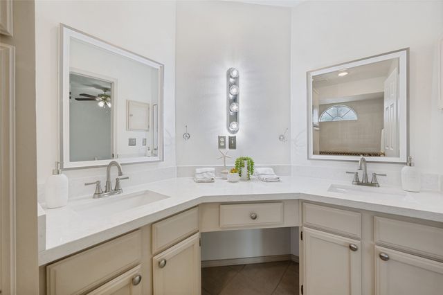 815 Ventura Park, Irving, TX 75061