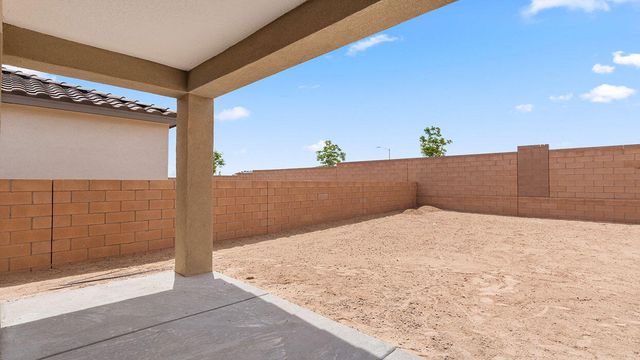 6 Seguro Court, Los Lunas, NM 87031