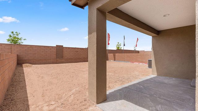 6 Seguro Court, Los Lunas, NM 87031