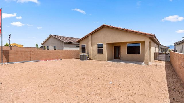 6 Seguro Court, Los Lunas, NM 87031