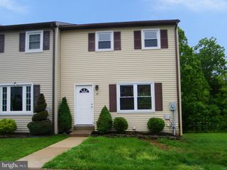 32 WHITE DOGWOOD DR, Etters, PA 17319