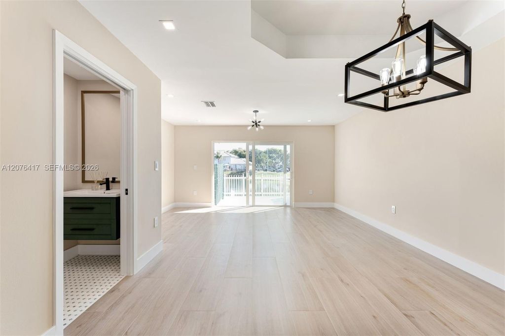 14325 SW 121st Place 5, Miami, FL 33186