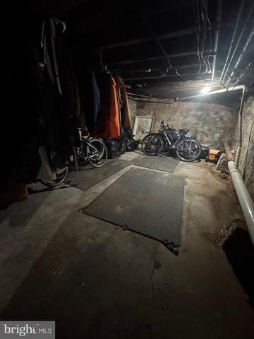 2221 TASKER ST, Philadelphia, PA 19145
