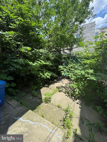 2221 TASKER ST, Philadelphia, PA 19145