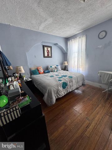 2221 TASKER ST, Philadelphia, PA 19145