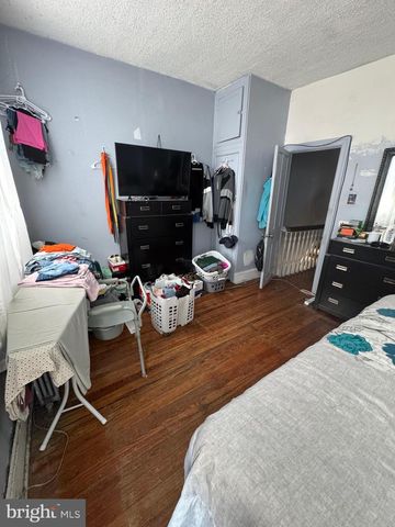 2221 TASKER ST, Philadelphia, PA 19145