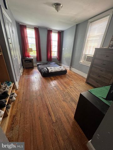 2221 TASKER ST, Philadelphia, PA 19145