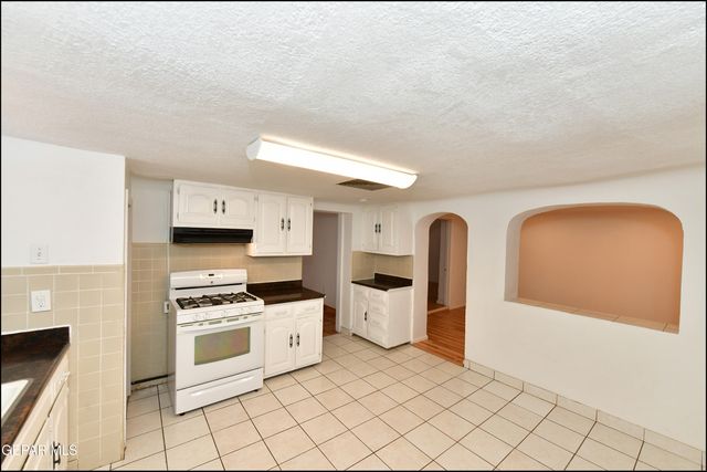 7817 West Drive, El Paso, TX 79915