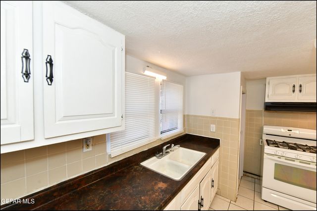 7817 West Drive, El Paso, TX 79915