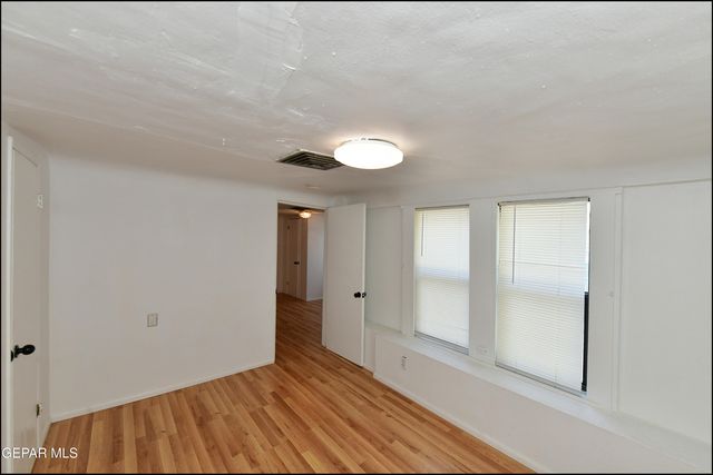 7817 West Drive, El Paso, TX 79915