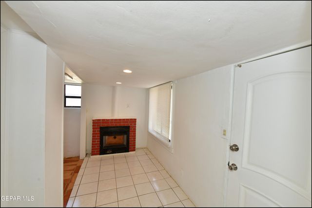 7817 West Drive, El Paso, TX 79915