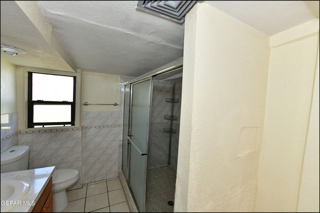 7817 West Drive, El Paso, TX 79915