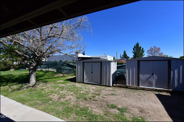 7817 West Drive, El Paso, TX 79915