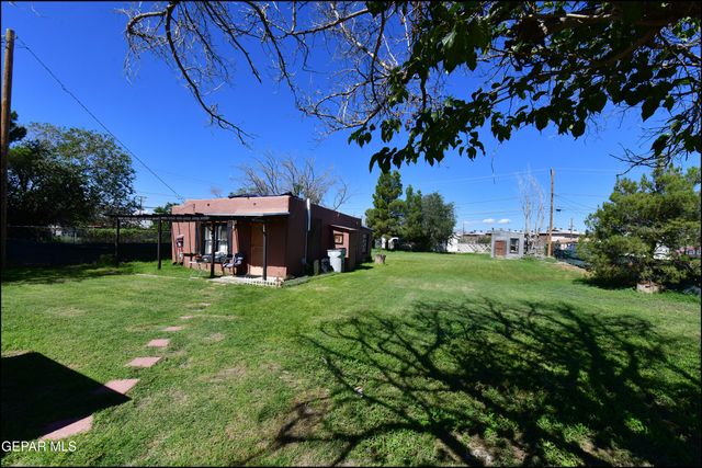 7817 West Drive, El Paso, TX 79915