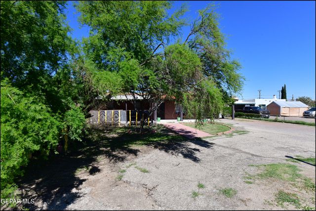 7817 West Drive, El Paso, TX 79915
