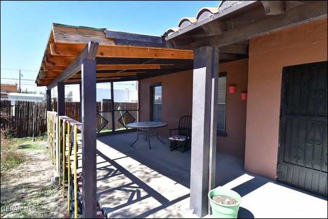 7817 West Drive, El Paso, TX 79915