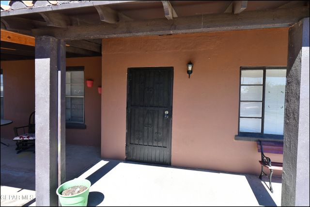 7817 West Drive, El Paso, TX 79915