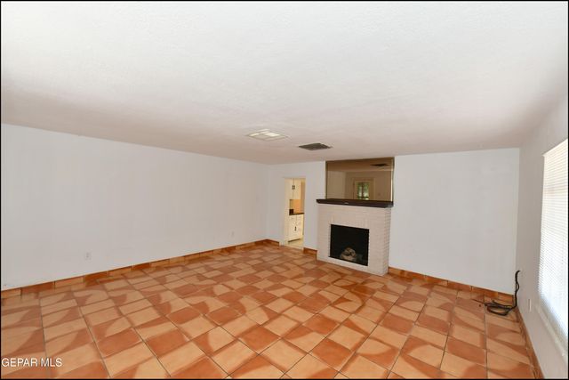 7817 West Drive, El Paso, TX 79915