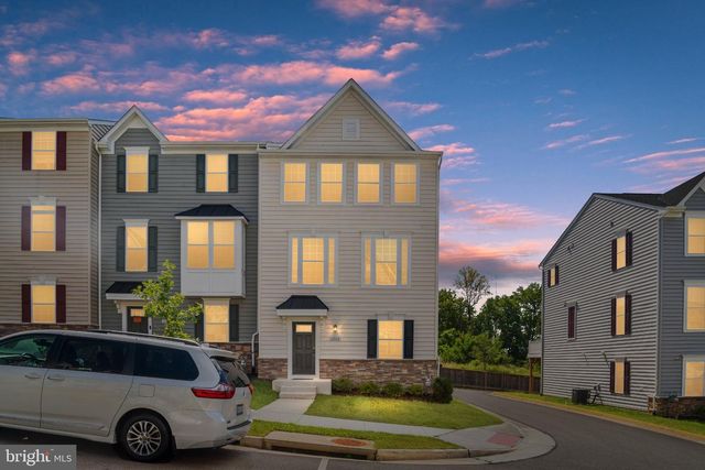 1006 VALLEY RUN DR, Fredericksburg, VA 22401