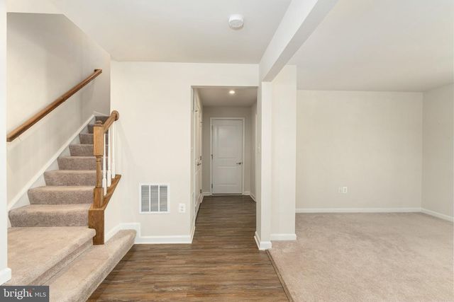 1006 VALLEY RUN DR, Fredericksburg, VA 22401
