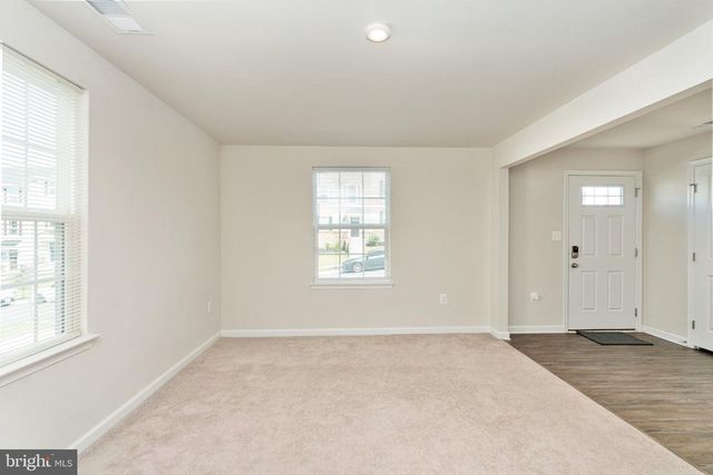 1006 VALLEY RUN DR, Fredericksburg, VA 22401
