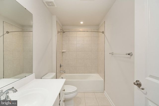 1006 VALLEY RUN DR, Fredericksburg, VA 22401