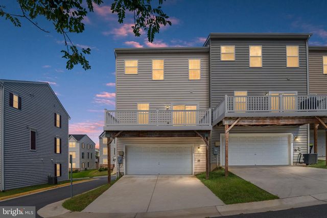 1006 VALLEY RUN DR, Fredericksburg, VA 22401