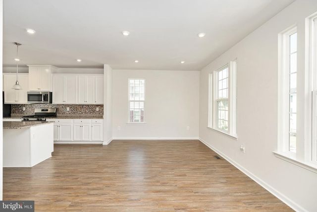 1006 VALLEY RUN DR, Fredericksburg, VA 22401