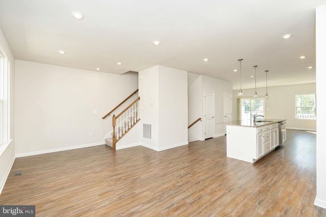 1006 VALLEY RUN DR, Fredericksburg, VA 22401