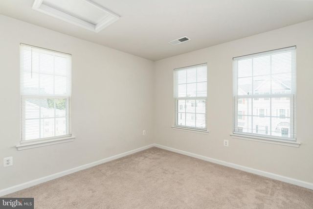 1006 VALLEY RUN DR, Fredericksburg, VA 22401