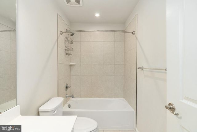 1006 VALLEY RUN DR, Fredericksburg, VA 22401