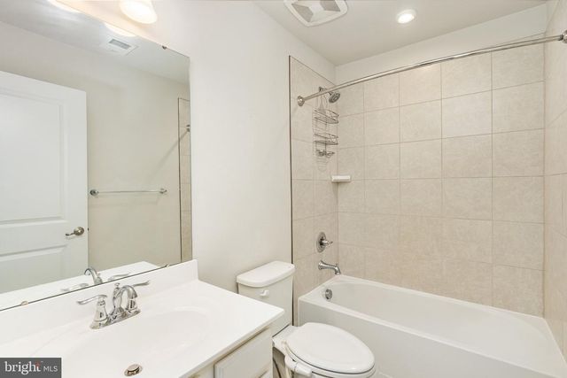 1006 VALLEY RUN DR, Fredericksburg, VA 22401