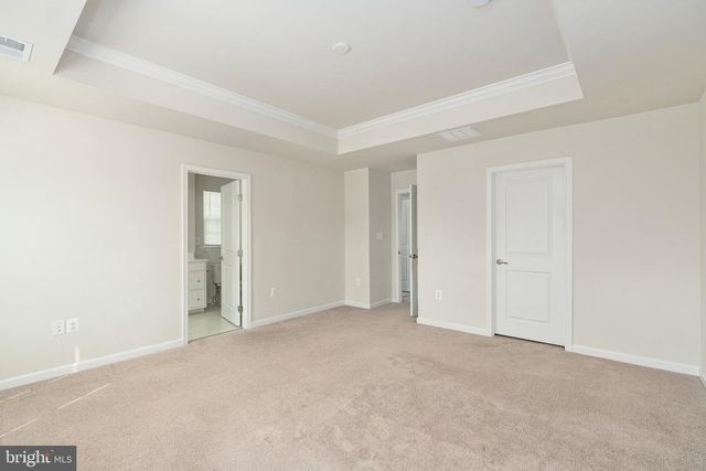 1006 VALLEY RUN DR, Fredericksburg, VA 22401